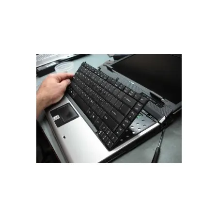 WYMIANA KLAWIATURY W LAPTOPIE